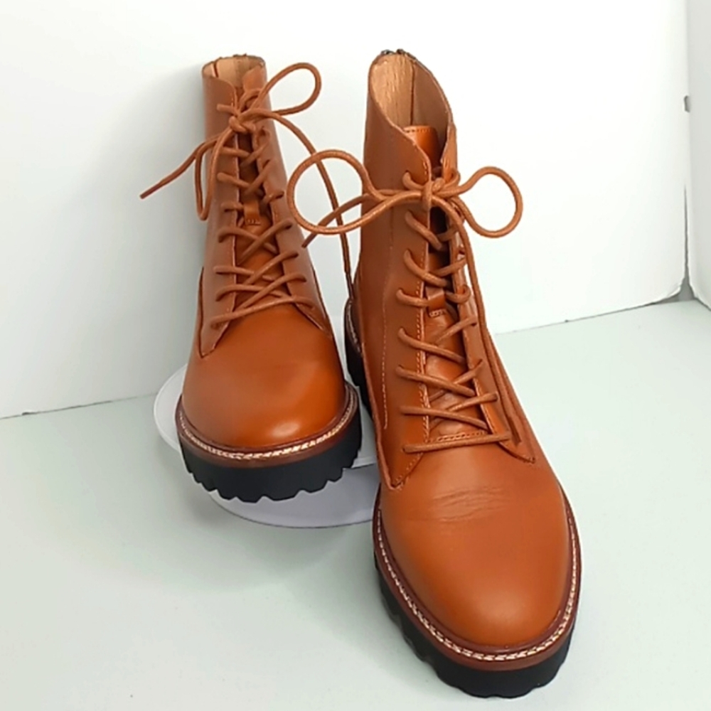 Madewell- Citywalk Leather Lace Up Boot w/Lug soles & Back Zippers - Brit Tan- 7